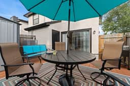 Jax Beach Pet-Friendly Home, Walk to Beach - Image 3