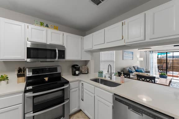 Jax Beach Pet-Friendly Home, Walk to Beach - Image 5